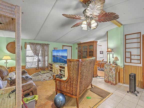 3rd image of 270 Homer Dr