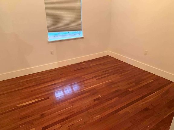 5th image of 181 Bainbridge St #112