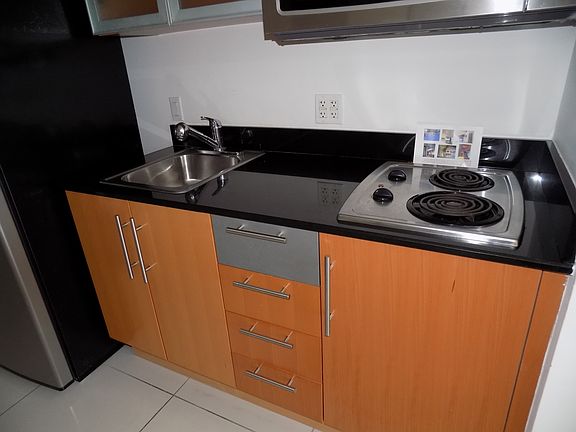 3rd image of 1750 N Bayshore Dr APT 2208