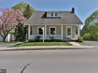37 S Main St, Seven Valleys, PA 17360