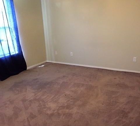 5th image of 2501 Thoroughbred Dr