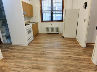 2424 42nd St APT C3, Astoria, NY 11103