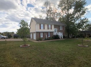 6706 Kings Falls Ct, Louisville, KY 40229