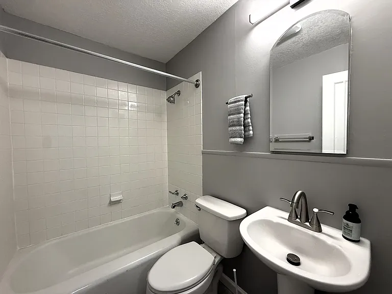 2037 S Laura Ave — Photo 14
