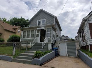 332 Rosewood Ave, Aurora, IL 60505