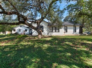 106 S Howe St, Lampasas, TX 76550