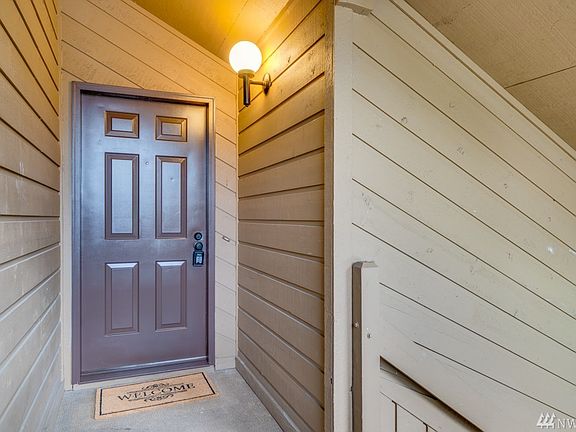 5th image of 10545 Meridian Ave N Unit 301