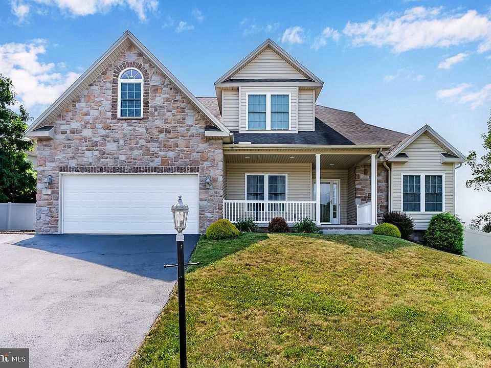 1st image of 16 Mountain Crest Way