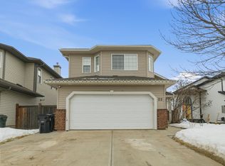 22 Lamplight Bay, Spruce Grove, AB T7X 4N2