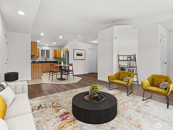 3rd image of 11411 199th Avenue E