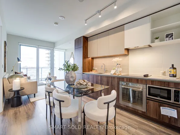 1000 Portage Pkwy #1807, Vaughan, ON L4K 0J6
