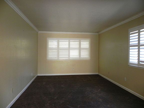 4th image of 5024 Greenberry Dr