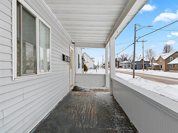 3rd image of 421 Edison St