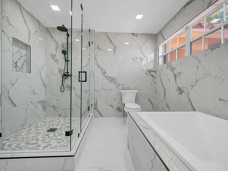 10820 Buttonwood Lake Dr — Photo 20