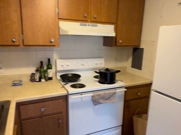 524 Putnam Ave APT 6