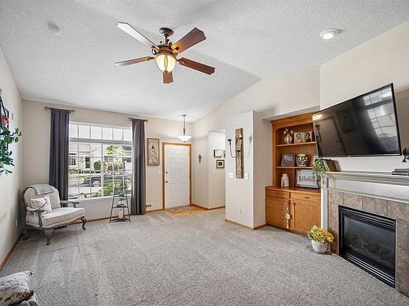 5th image of 9508 Garnet Ln