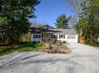 3206 Hillcrest Ave, Barberton, OH 44203