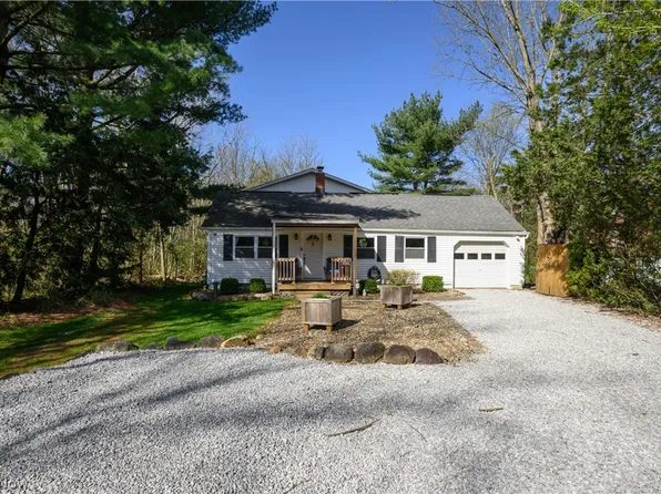 3206 Hillcrest Ave, Barberton, OH 44203