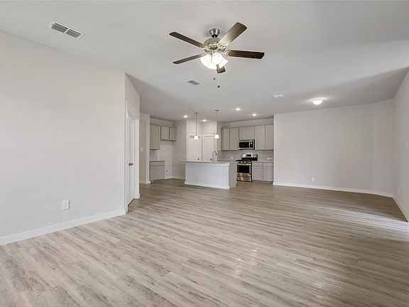 4th image of 2429 Spring Side Dr