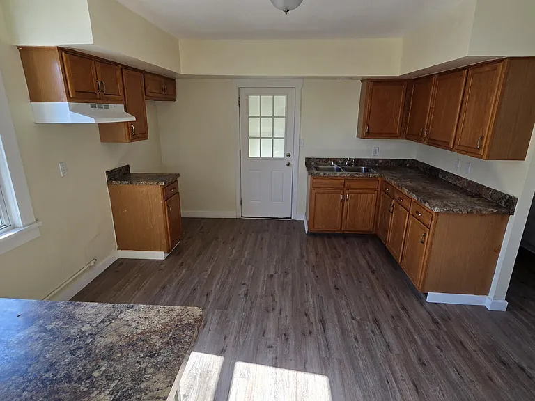 3217 Colburn Ave — Photo 6