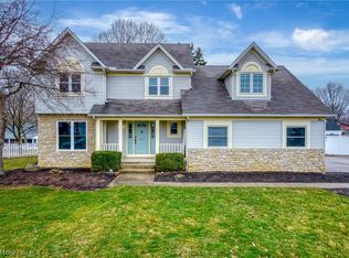 107 Keswick Ct, Amherst, OH