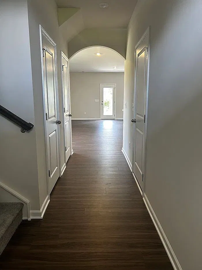 3 bed, 2.5 bath, $2,000 — Photo 2