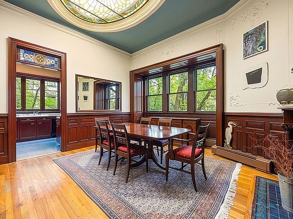 4th image of 908 President St #23