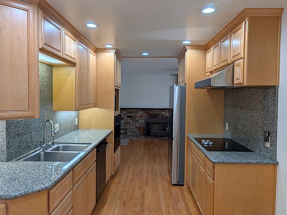 3rd image of 10470 Pineville Ave