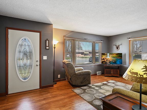 3rd image of 501 1st St E