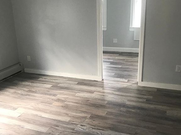 3rd image of 22 Hudson St Floor 2