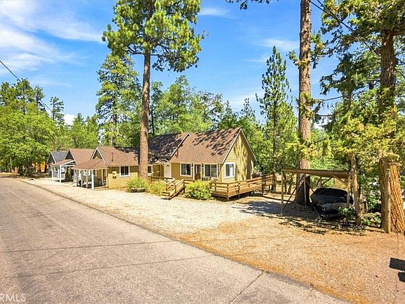 4th image of 683 Sunset Ln