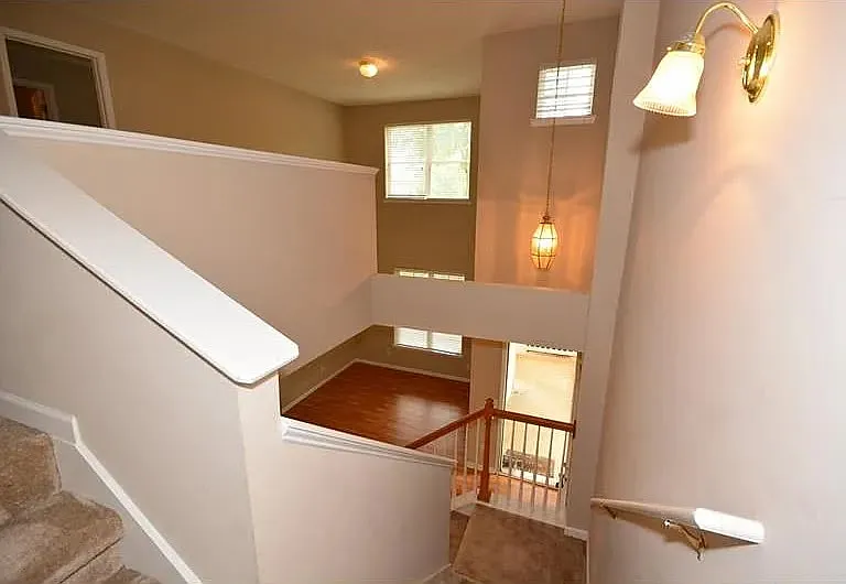 4333 Ben Hill Rd — Photo 4