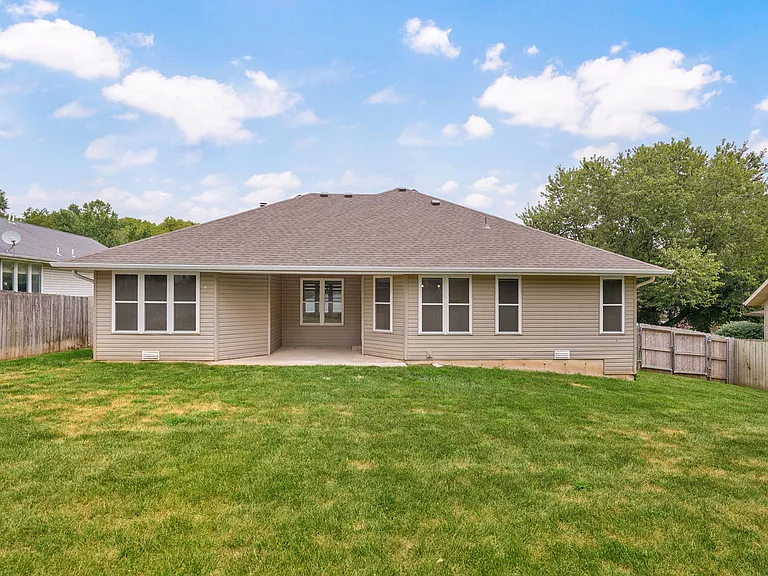 2921 S Eldon Ave — Photo 19