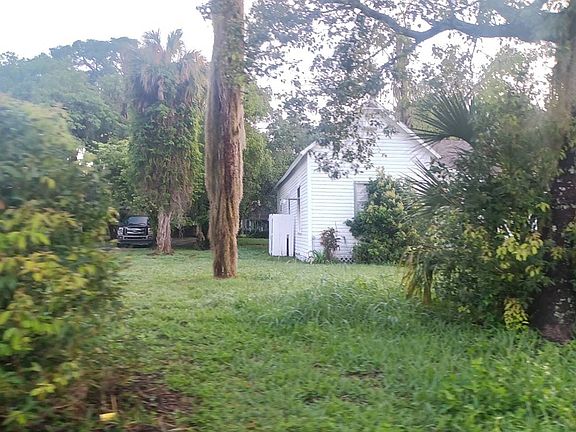 3rd image of 818 NW Drane St