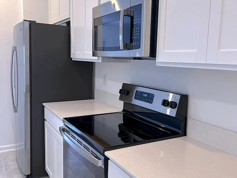 352 Loch Ct — Photo 6