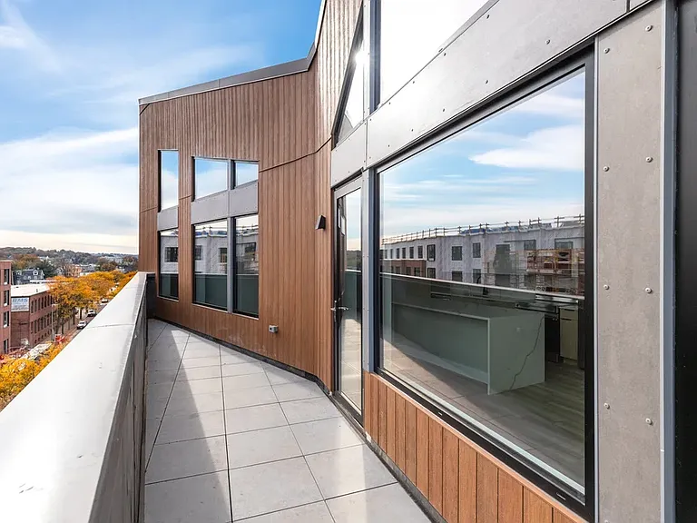 211 Green Street — Photo 11