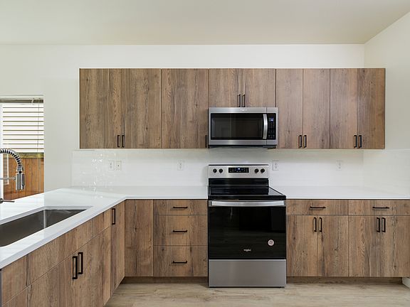 5th image of 5814 29th Street Ct E