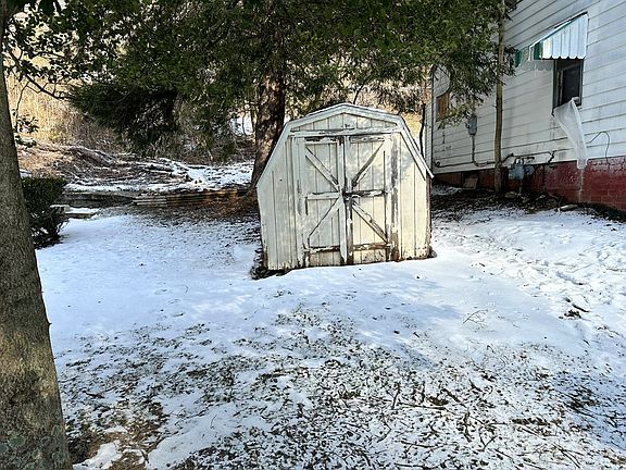 5th image of 2519 Thomas Ave