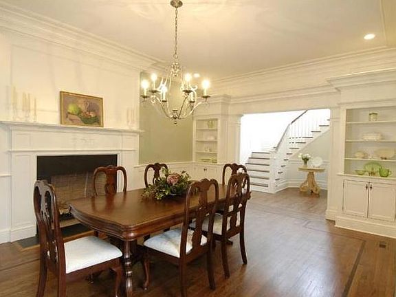 Dining Room with FP &amp;amp;
        Blt-ins