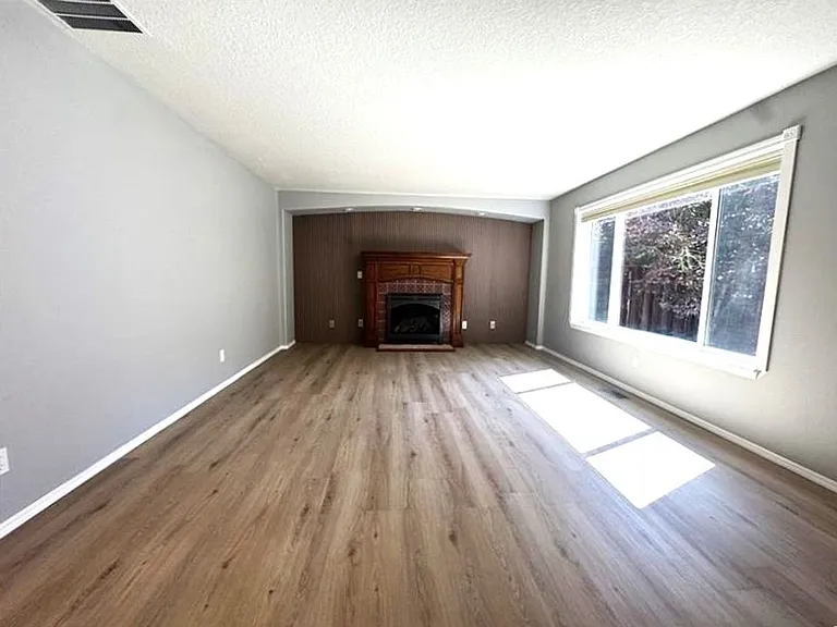 793 NE 61st Ct — Photo 3