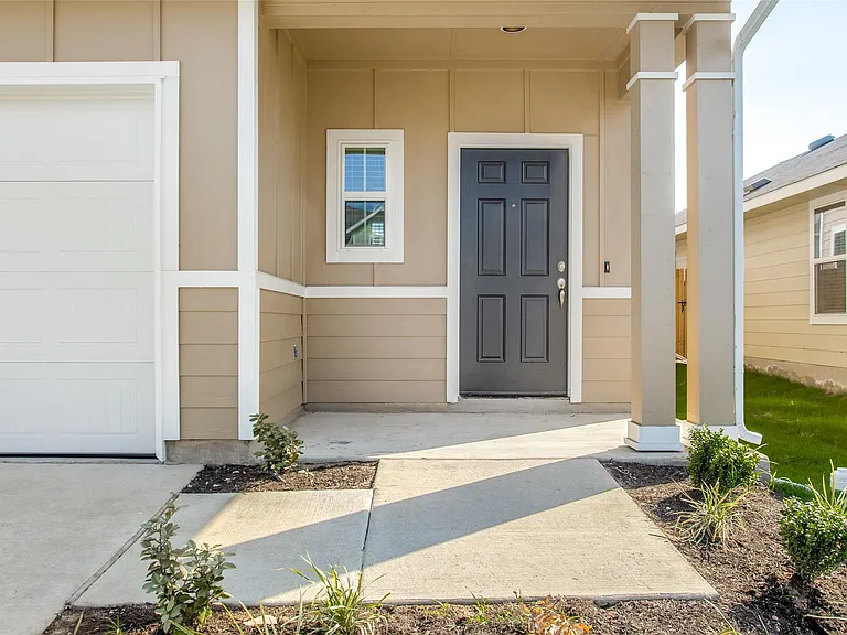 140 Living Reef Dr — Photo 2