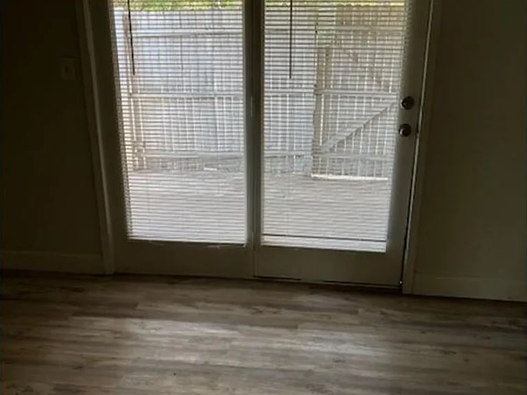2729 Hurstview Dr — Photo 30