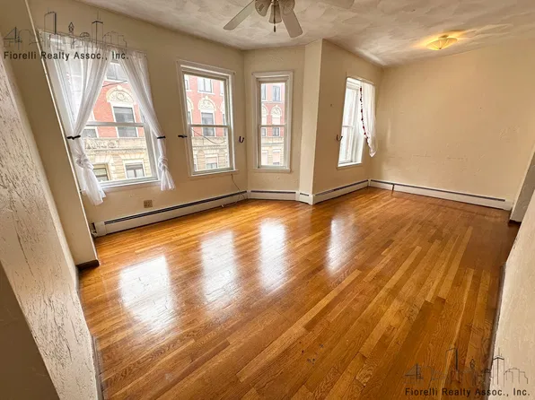 (undisclosed Address), Boston, MA 02113