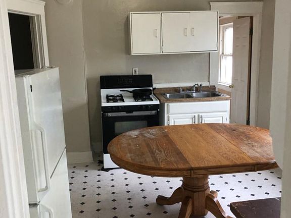 5th image of 3307 W 46th St