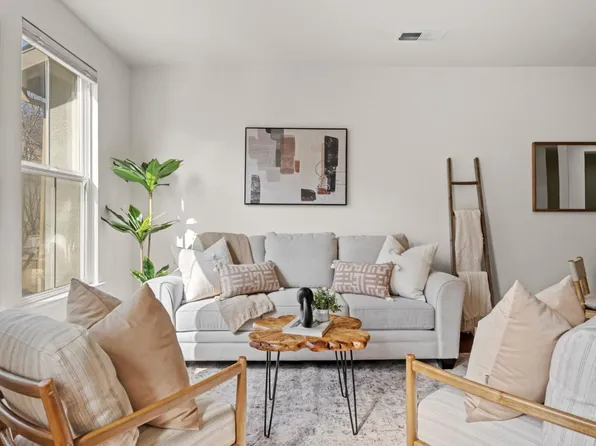 61 Sheffield Ct, Mountain View, CA 94040