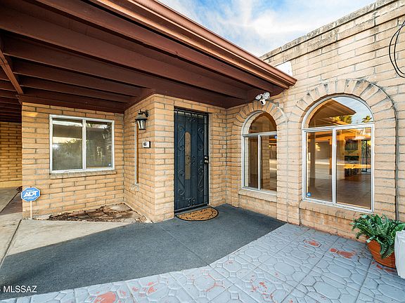 3rd image of 465 W Calle Lindero