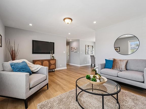 4th image of 6467 Mirabeau Dr