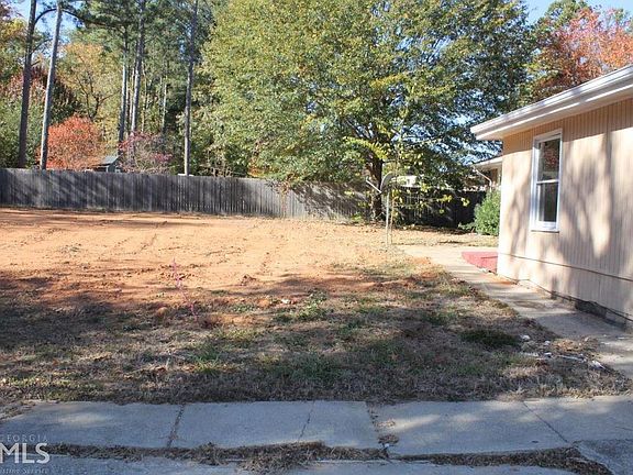 4th image of 5613 Woodland Dr