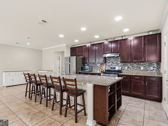 2nd image of 135 Walnut Way