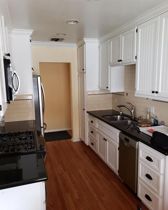 1st image of 42 Windsor Ln